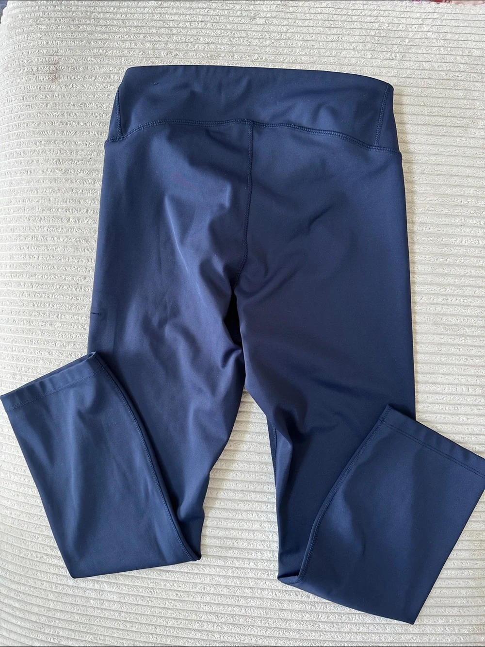 Nike Women’s Navy Blue Dri-FIT Cropped Leggings With Single Side Pocket Size M